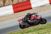 cadwell-no-limits-trackday;cadwell-park;cadwell-park-photographs;cadwell-trackday-photographs;enduro-digital-images;event-digital-images;eventdigitalimages;navarra;no-limits-trackdays;peter-wileman-photography;racing-digital-images;trackday-digital-images;trackday-photos